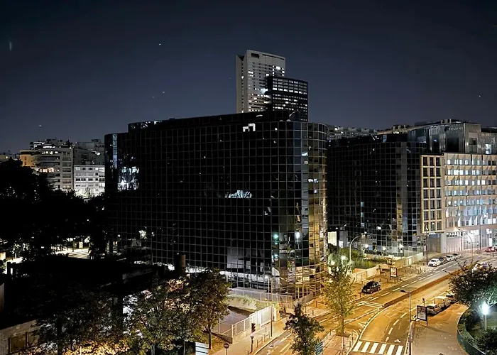 Appartement Avec Balcon Vue Sur La Defense